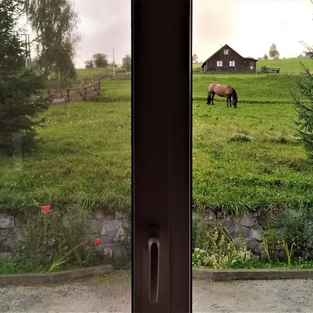 Ozerniy * Lazeshchyna