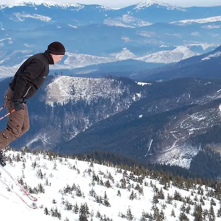 Ozerniy Lodge Lazeshchyna