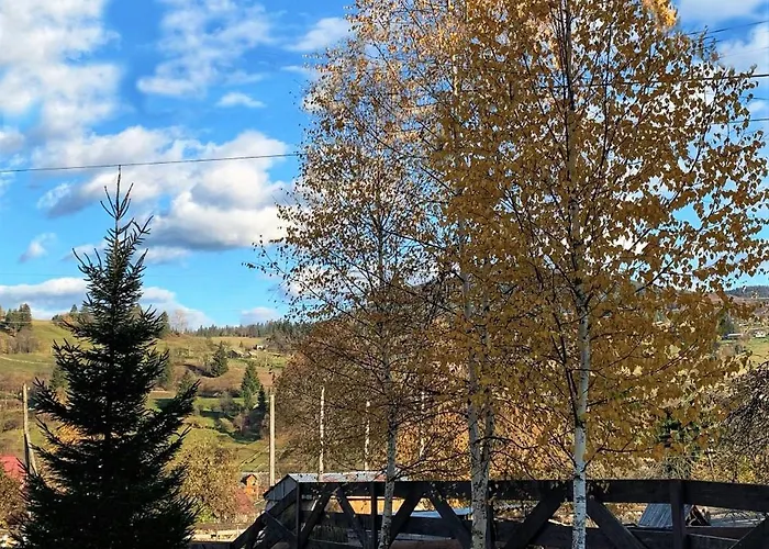 Ozerniy Alojamento de Turismo Selvagem Lazeshchyna